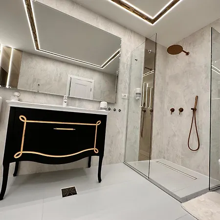 Apartment Unirii The View - Sunrise Penthouse 3bd Bucharest